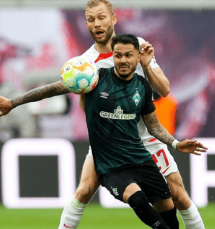 法兰克福关键战中提前失分,局势扑朔迷离(法兰克福赢了吗) 法兰克福关键战中提前失分,局势扑朔迷离(法兰克福赢了吗)