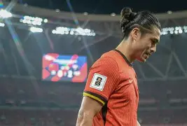 九州平台-纽卡斯尔主场连进四球,主教练高兴莫名受伤了