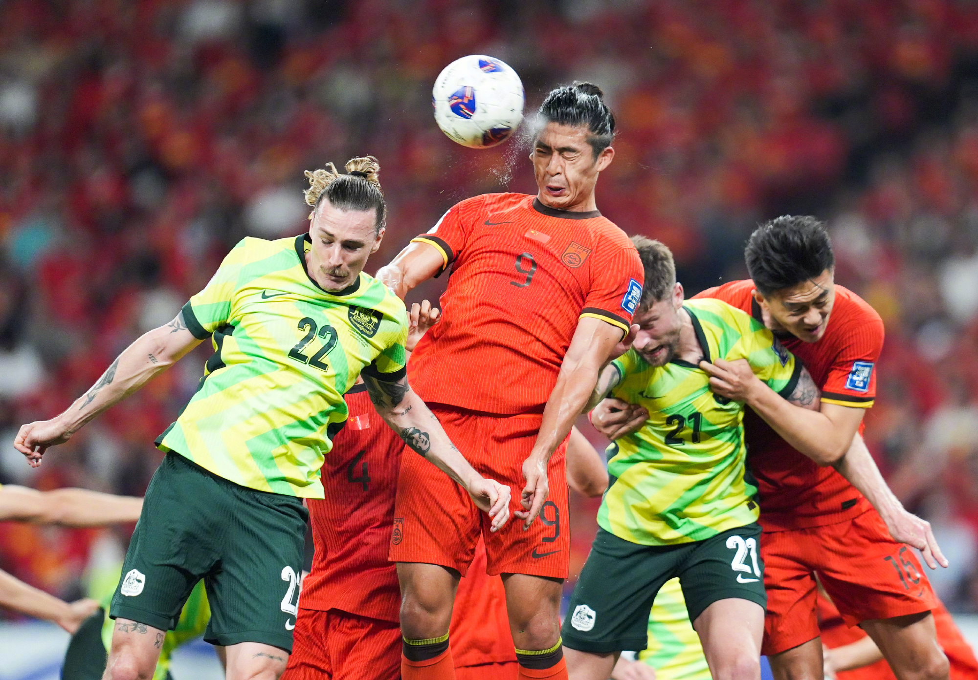 九州娱乐-新加坡球队出征国际赛，拼尽全力