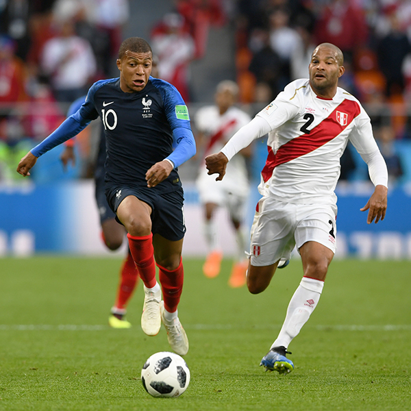 关于特立尼达和多巴哥球员在秘鲁联赛中发挥出色的信息