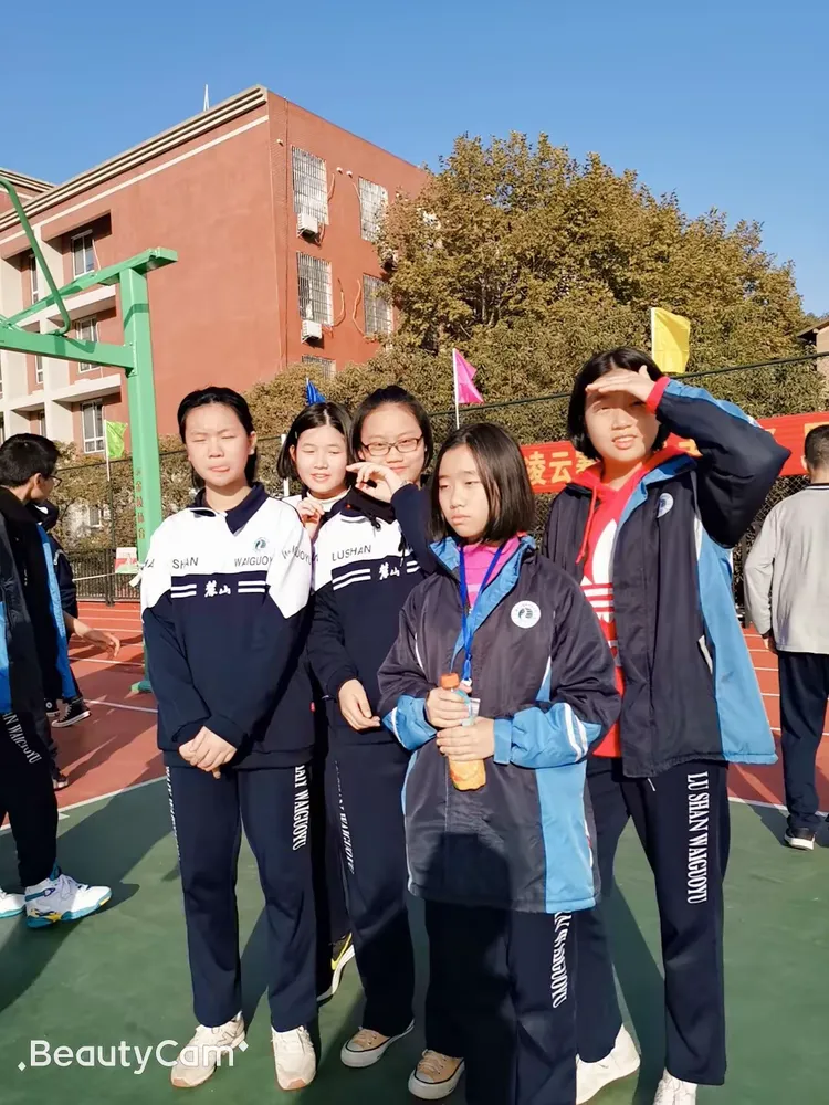 赢得了现场观众的阵阵掌声和一致赞许